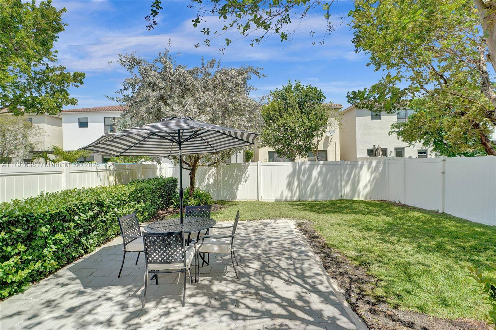Miami, FL 33179,795 NE 191st St