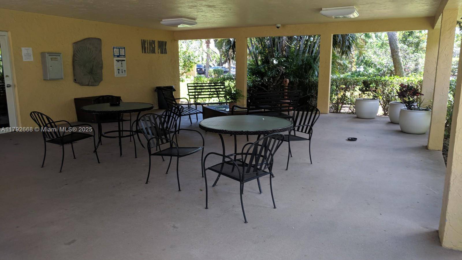 Oakland Park, FL 33334,5156 NE 6th Ave #205