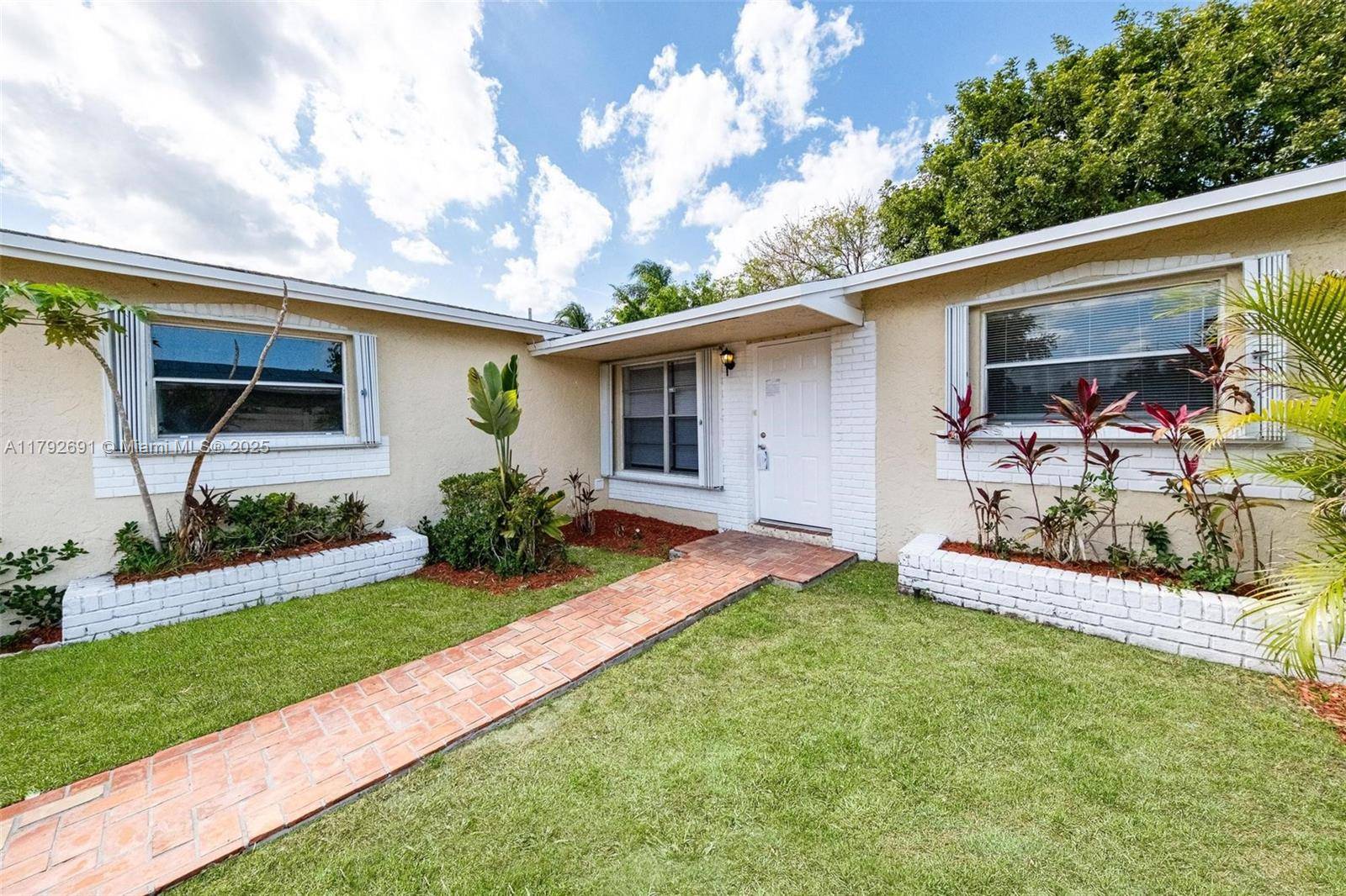 North Lauderdale, FL 33068,7717 SW 9th St