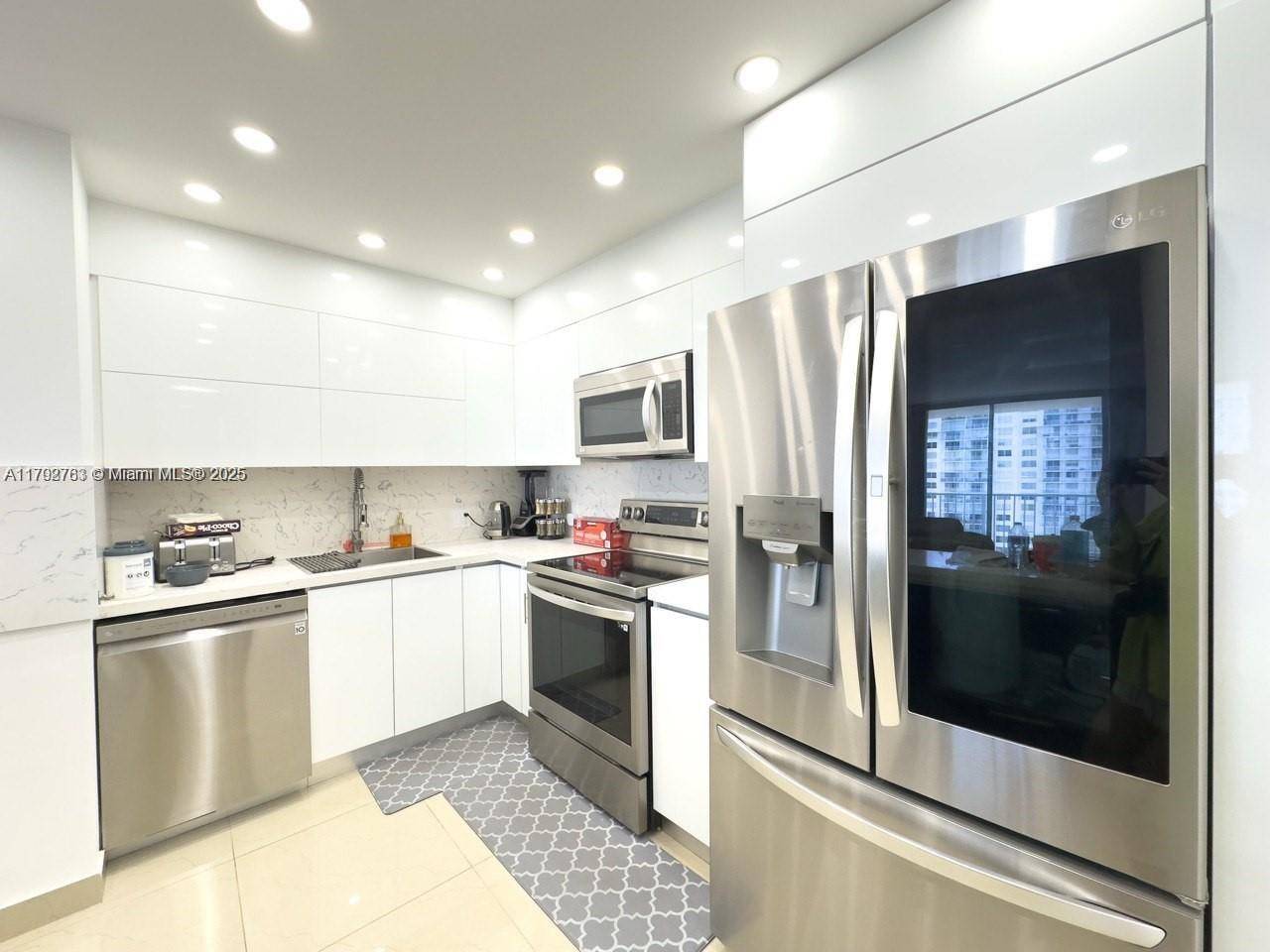Aventura, FL 33160,2801 NE 183rd St #1606W