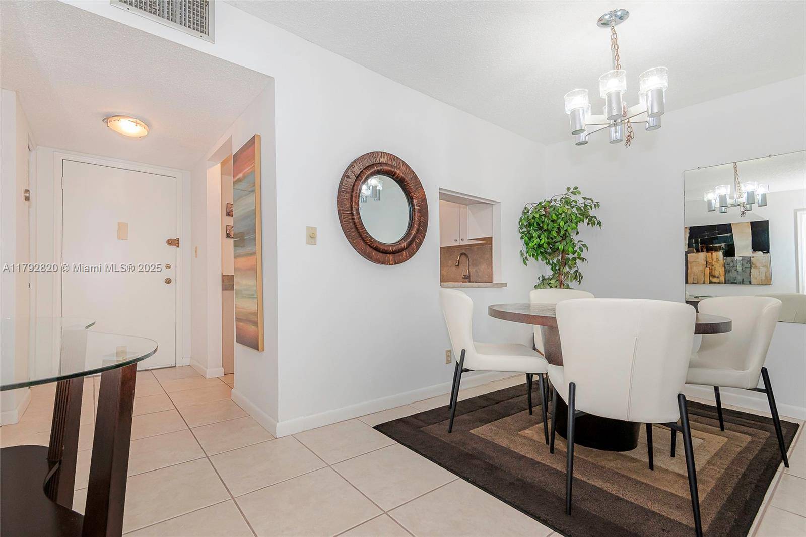 Hallandale Beach, FL 33009,1817 S Ocean Dr #522