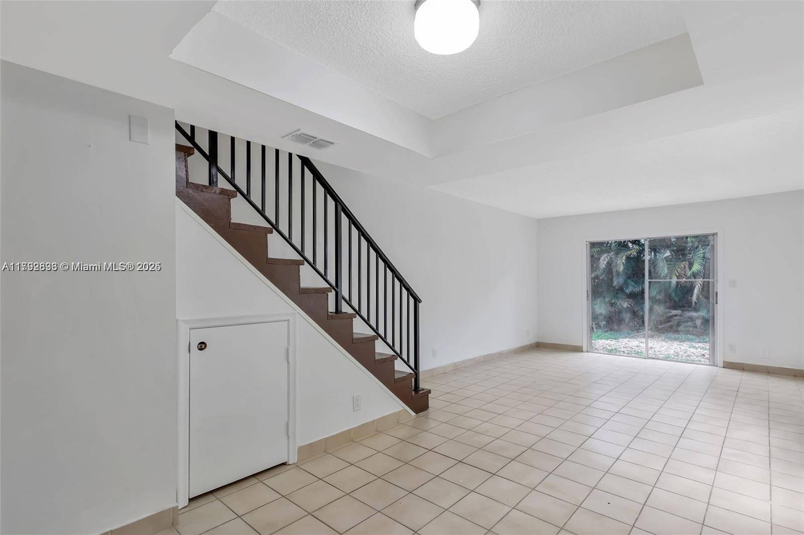 Davie, FL 33314,6141 SW 42nd Ct