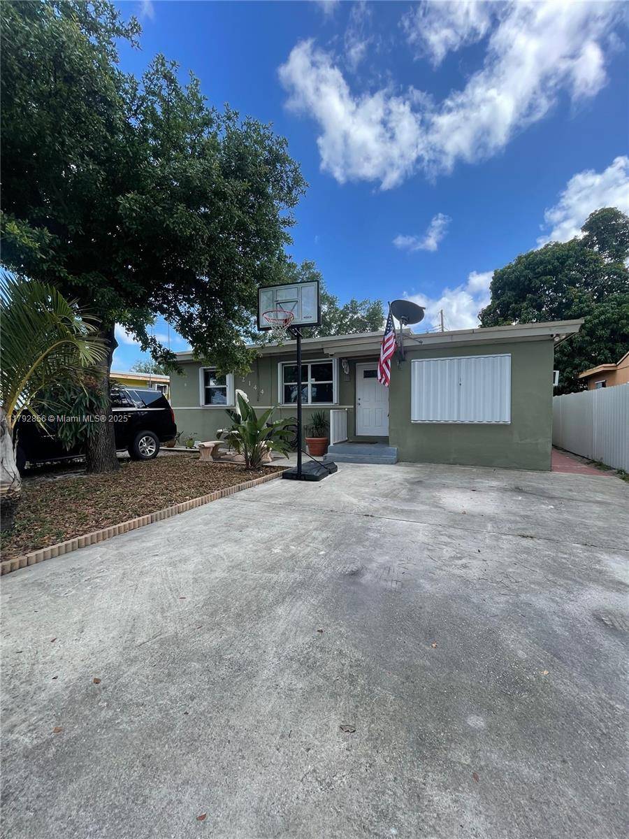 Miami, FL 33147,2144 NW 85th St