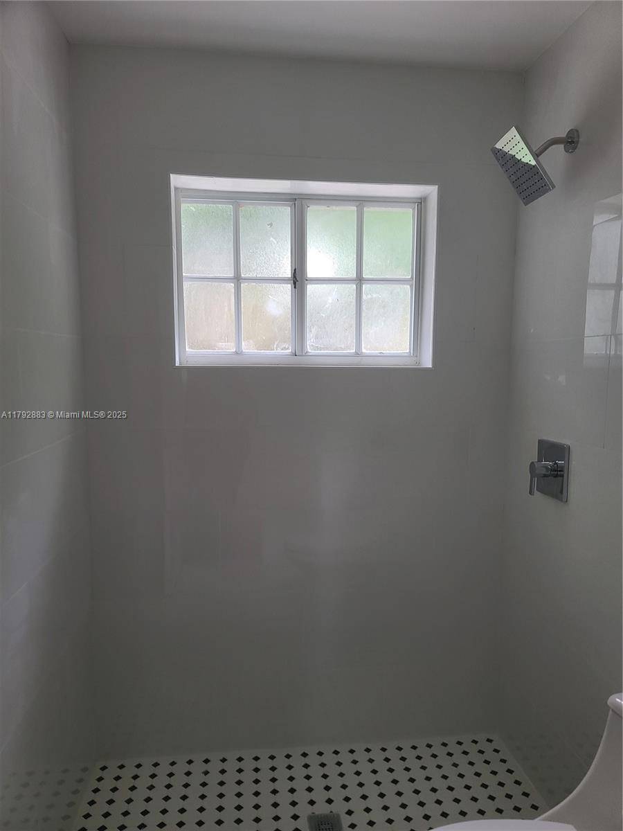 Hialeah, FL 33015,8310 NW 185th Ter