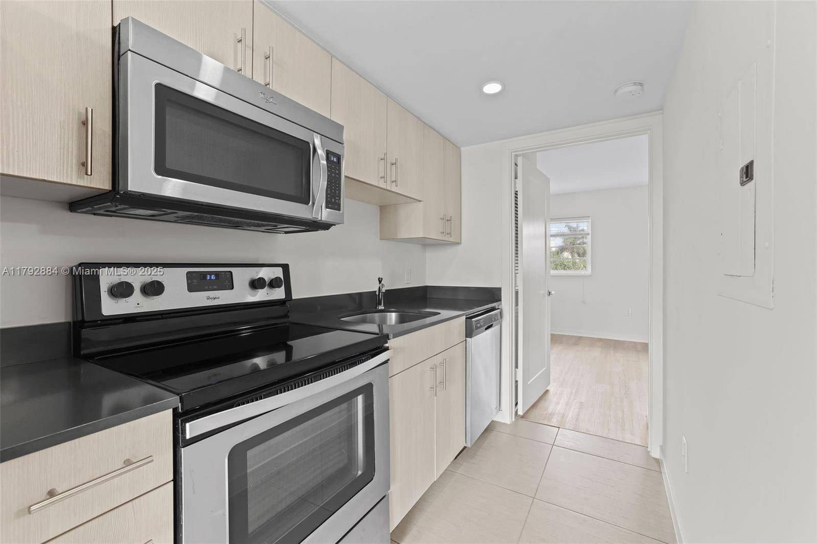 Miami Beach, FL 33139,910 West Ave #0231