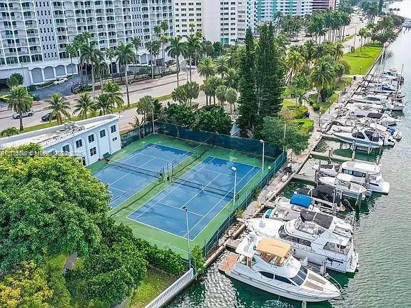 Miami Beach, FL 33140,5401 Collins Ave #614