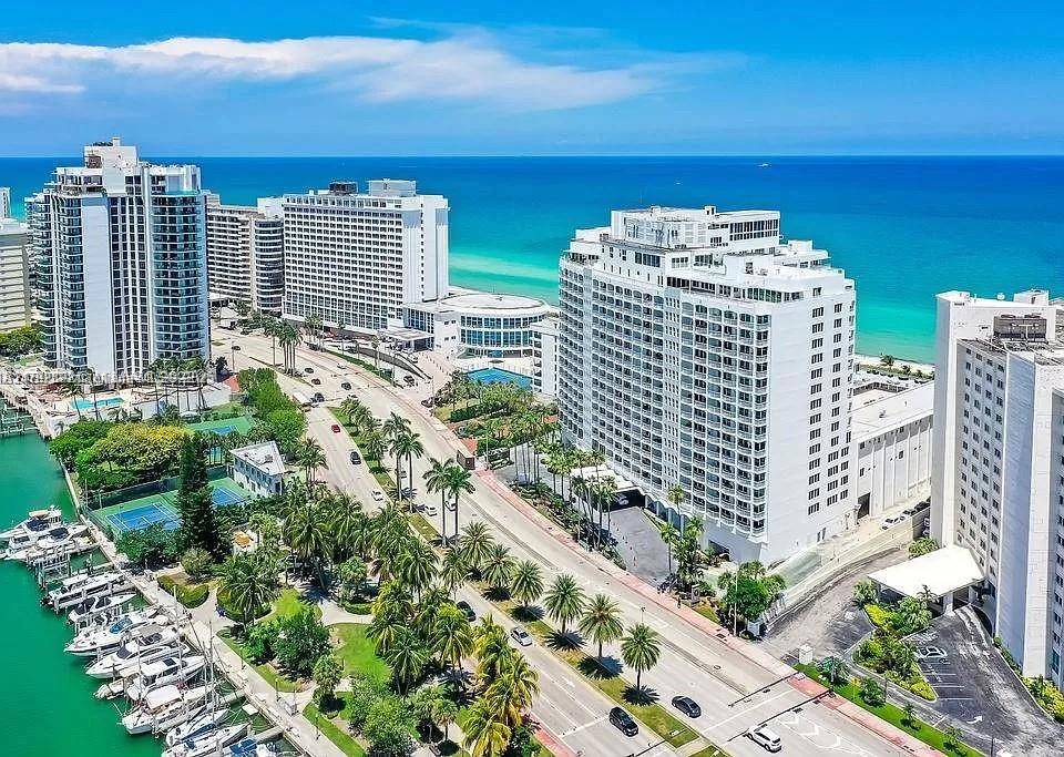 Miami Beach, FL 33140,5401 Collins Ave #614