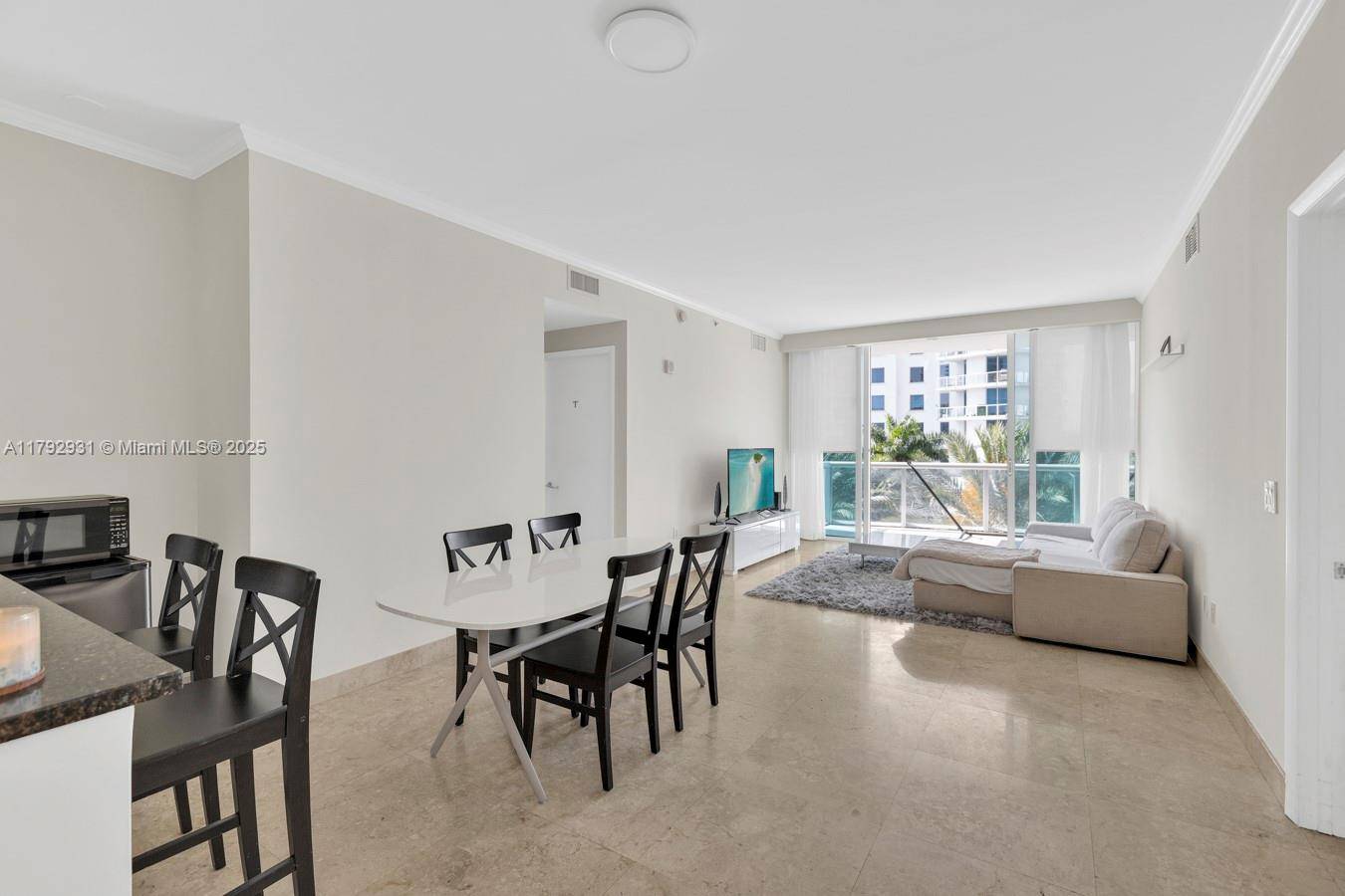 Aventura, FL 33180,3131 NE 188th St #2-510