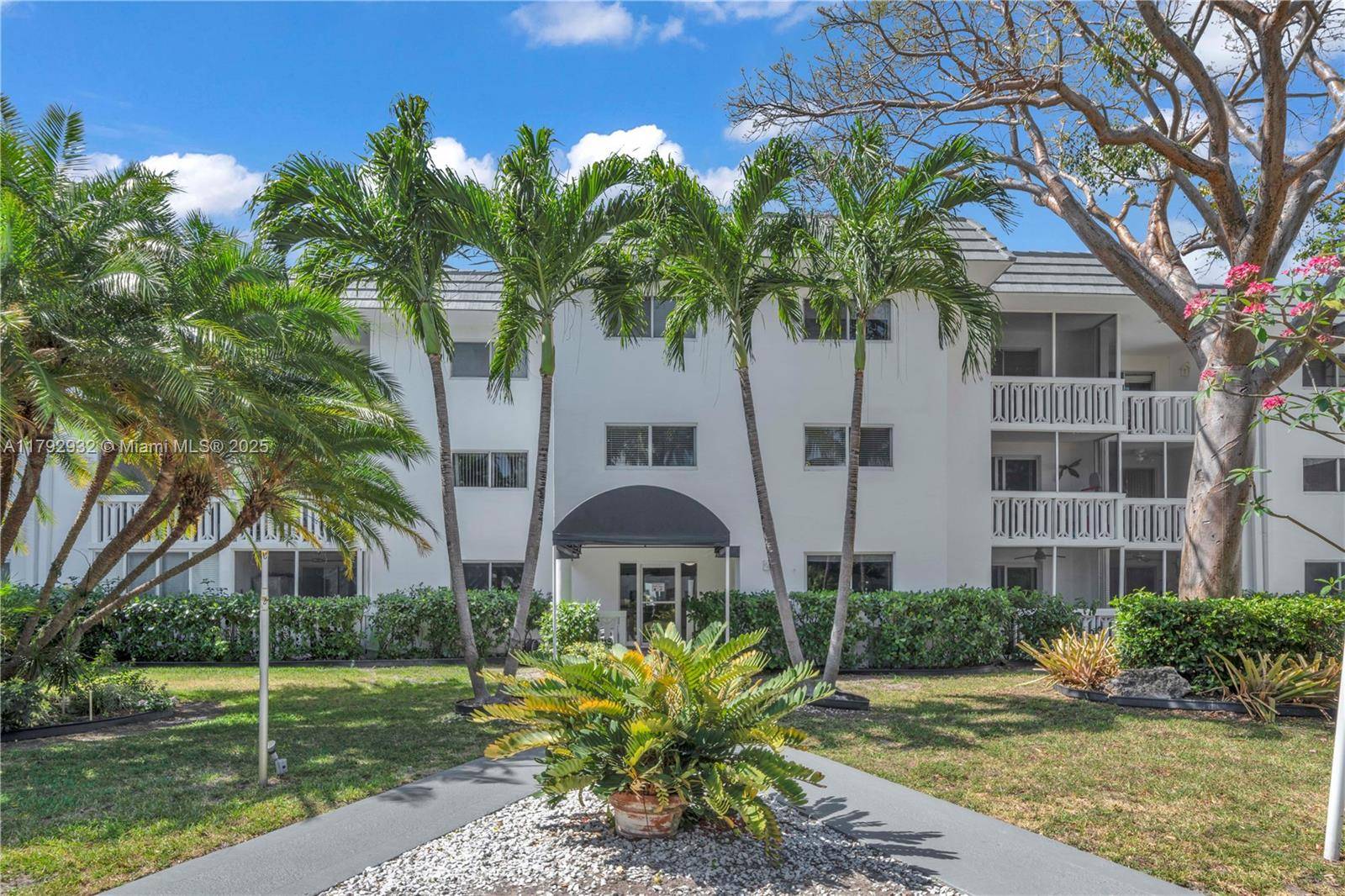 Key Biscayne, FL 33149,200 Galen Dr #308