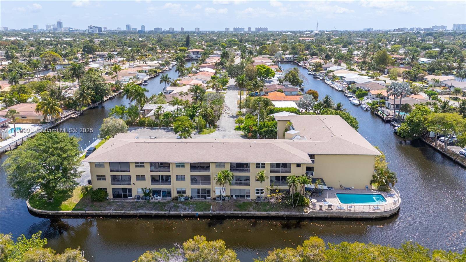 Fort Lauderdale, FL 33334,1400 NE 57th Ct #102