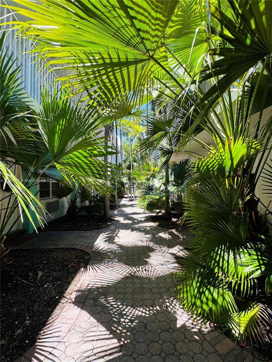 Miami Beach, FL 33139,911 Meridian Ave #107