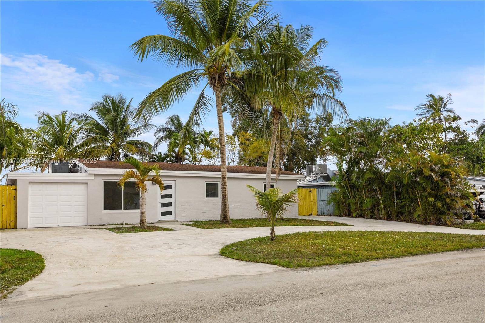 Dania Beach, FL 33314,4157 SW 49th Ct