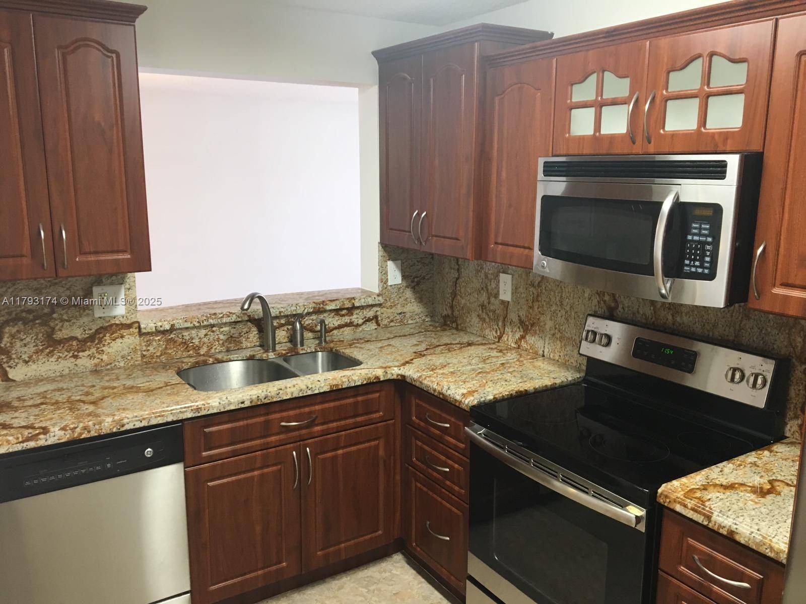 Miami, FL 33182,1140 NW 125th Pl #205