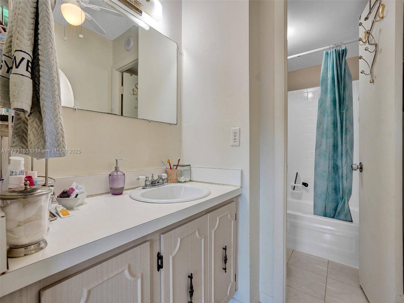 Hallandale Beach, FL 33009,3113 S Ocean Drive #603