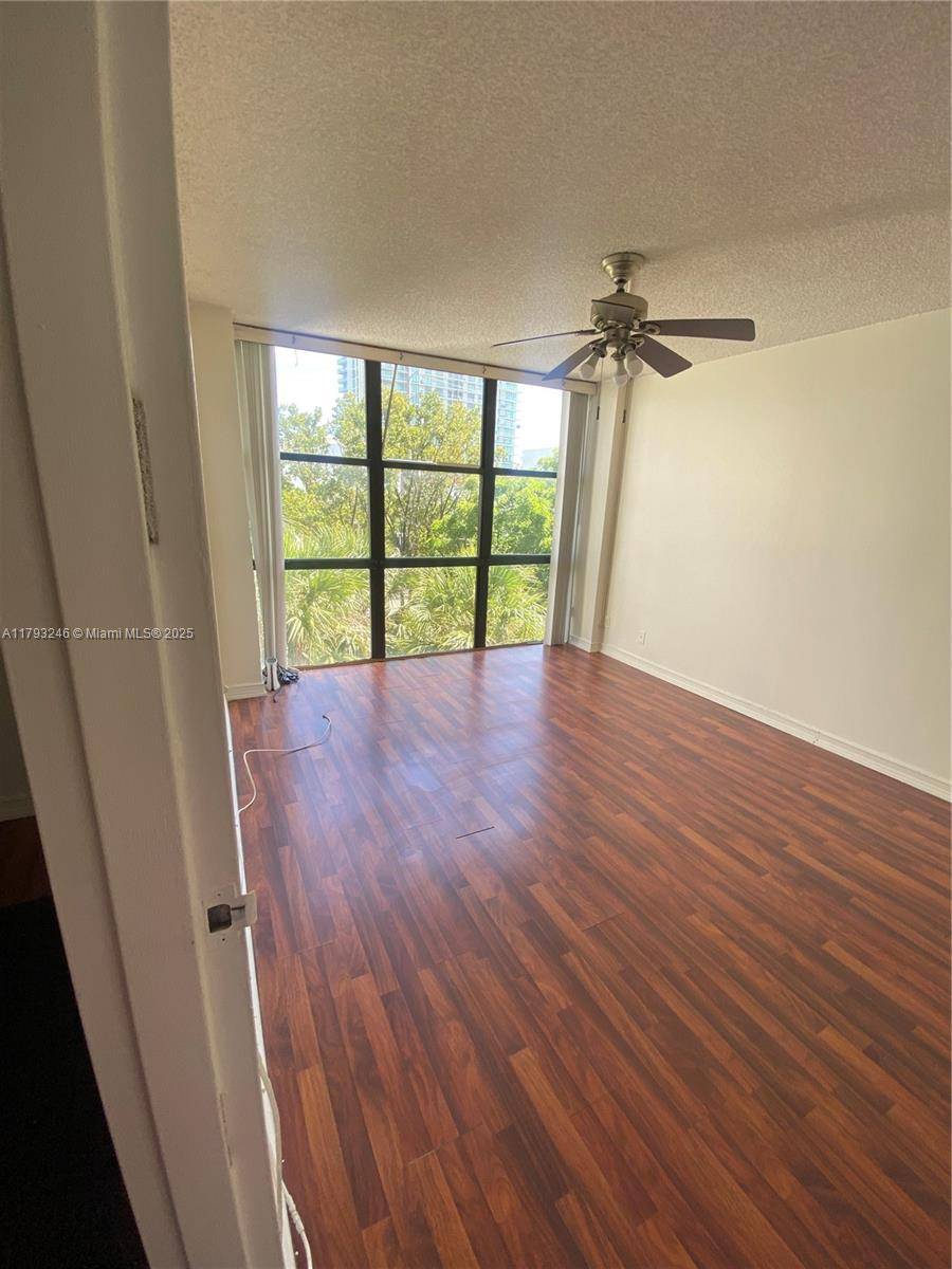 Sunny Isles Beach, FL 33160,16909 N Bay Rd #415
