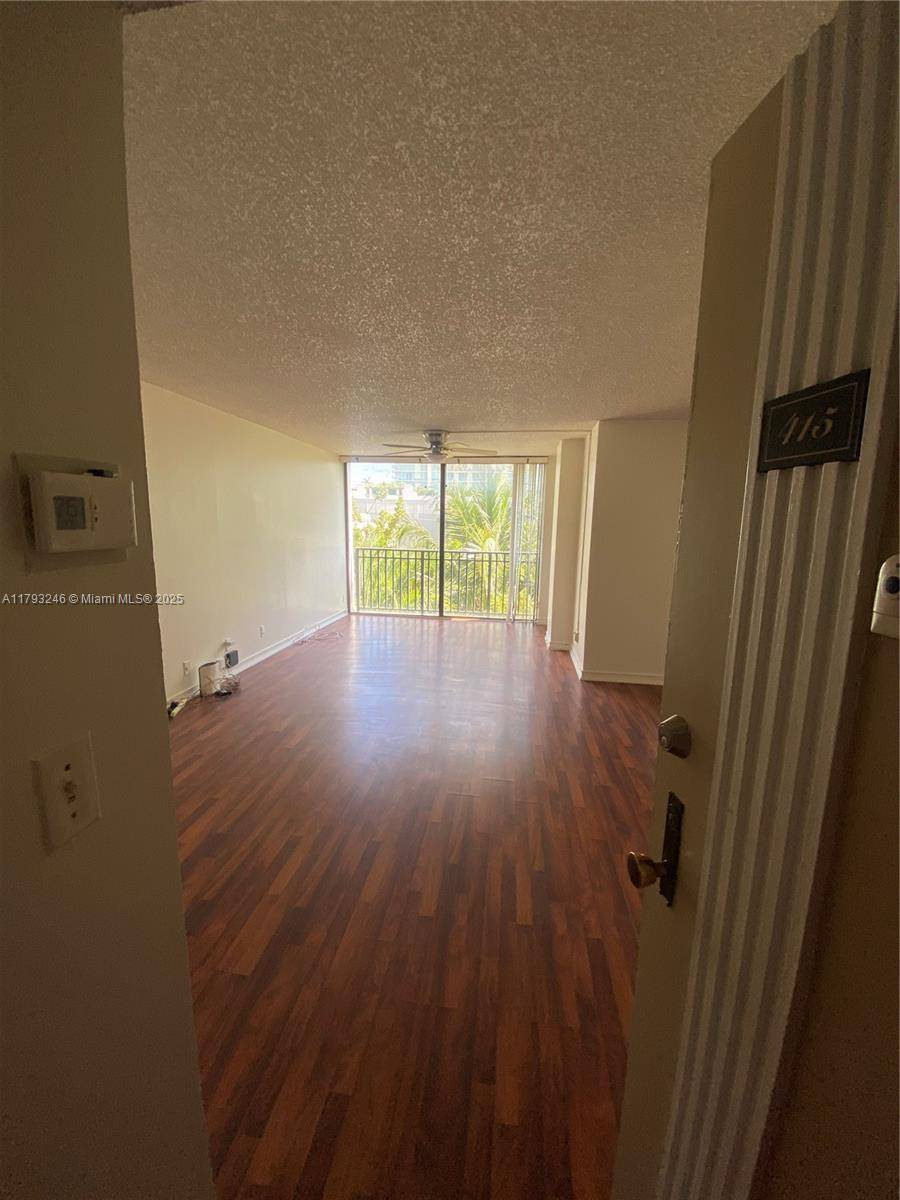 Sunny Isles Beach, FL 33160,16909 N Bay Rd #415