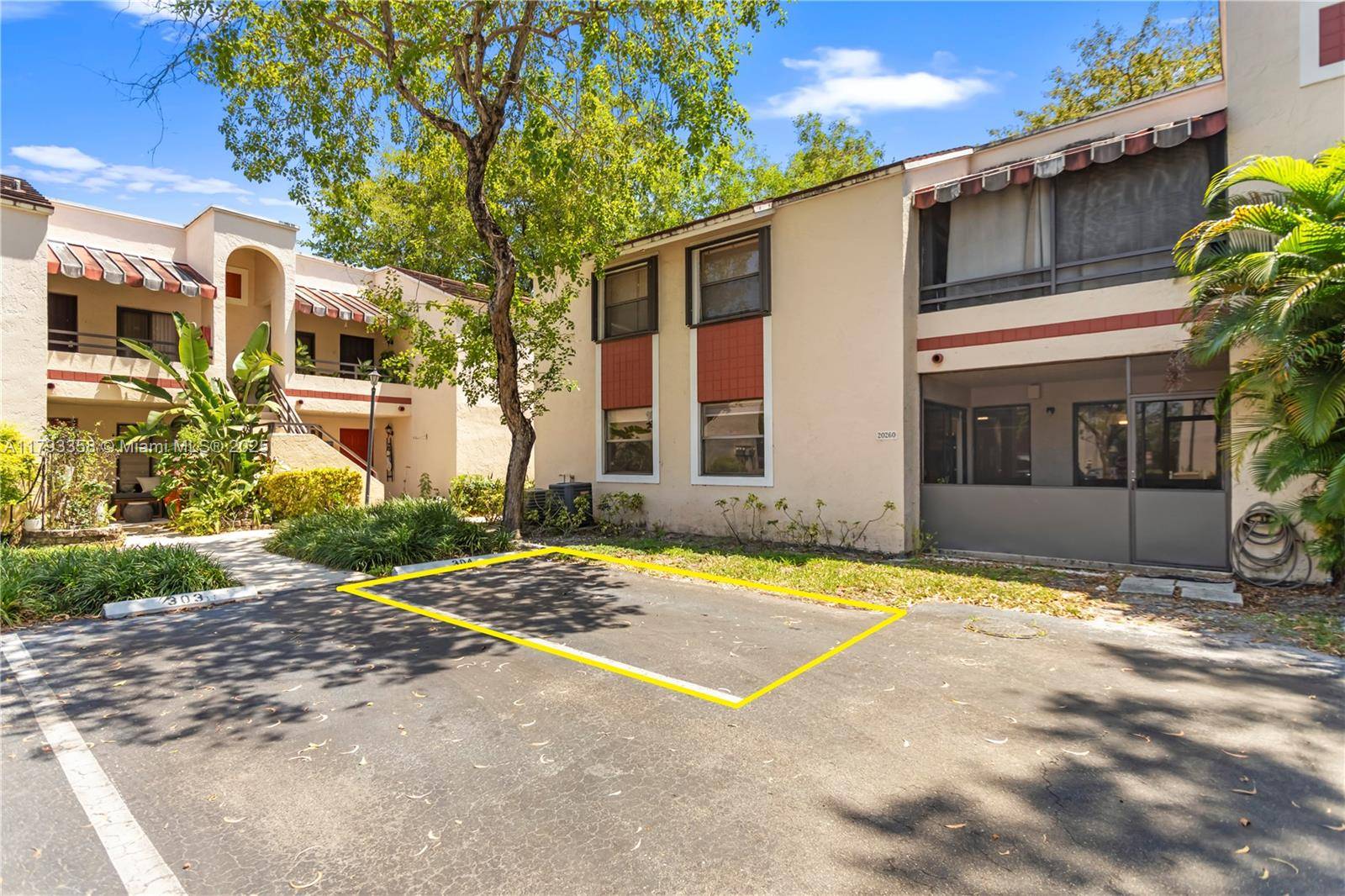 Miami, FL 33179,20260 NE 3rd Ct #3