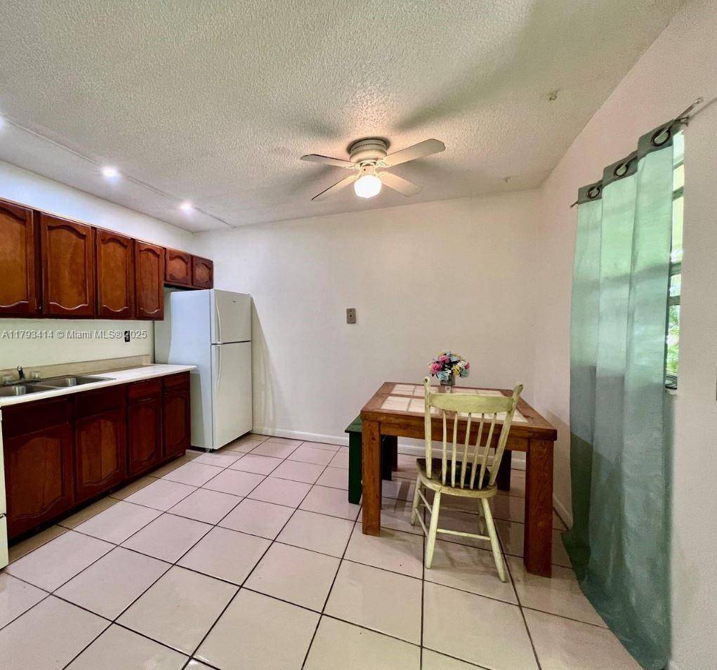 Dania Beach, FL 33004,274 SW 9th St #2