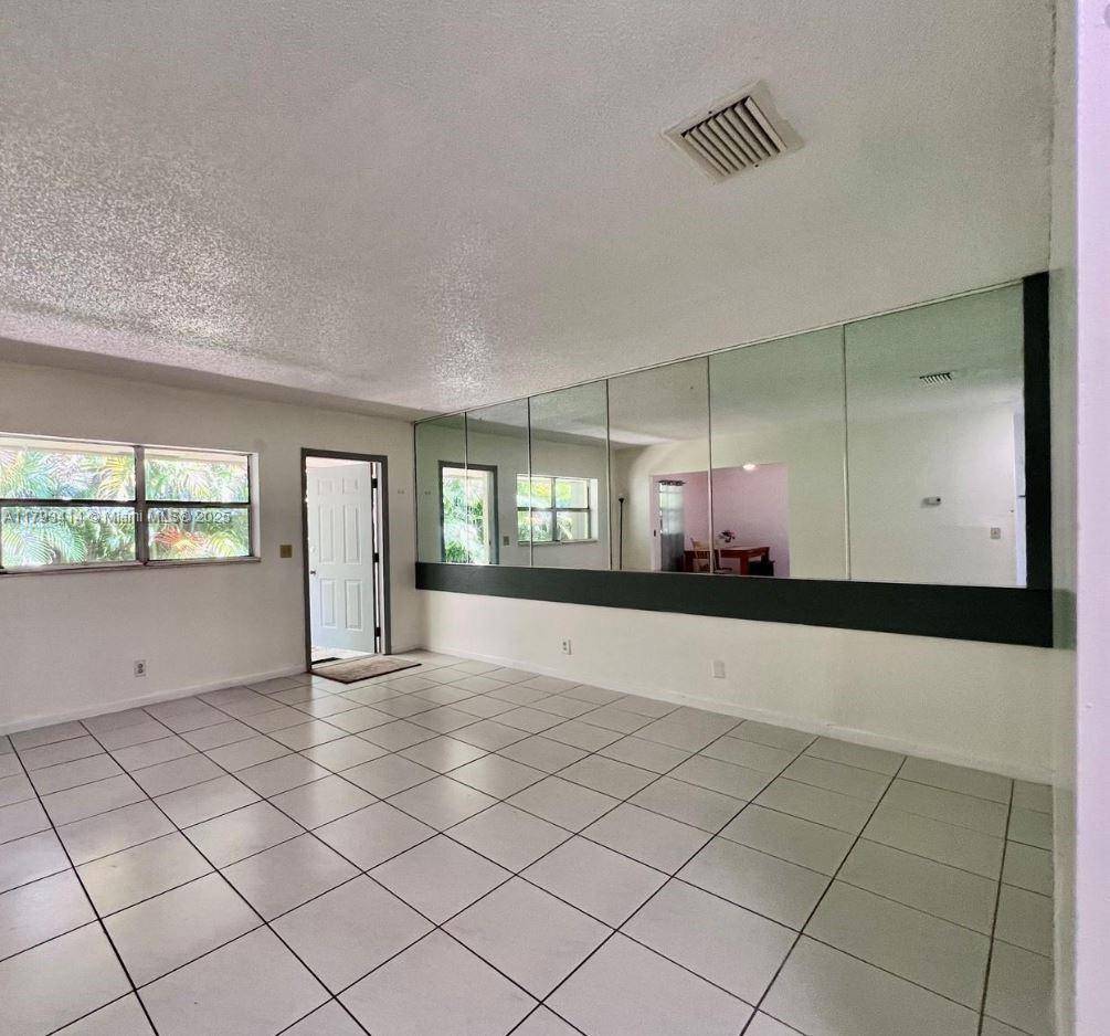 Dania Beach, FL 33004,274 SW 9th St #2