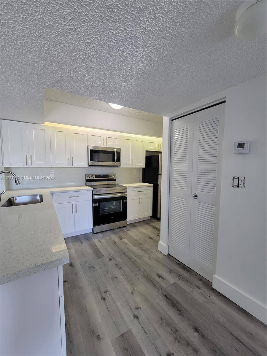Cutler Bay, FL 33189,8600 SW 212th St #305