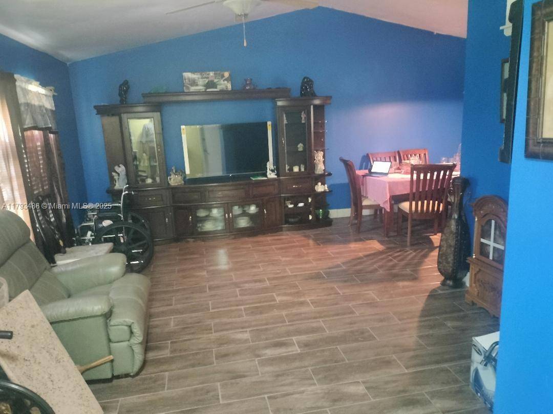 Palm Bay, FL 32908,521 Topeka RD SW