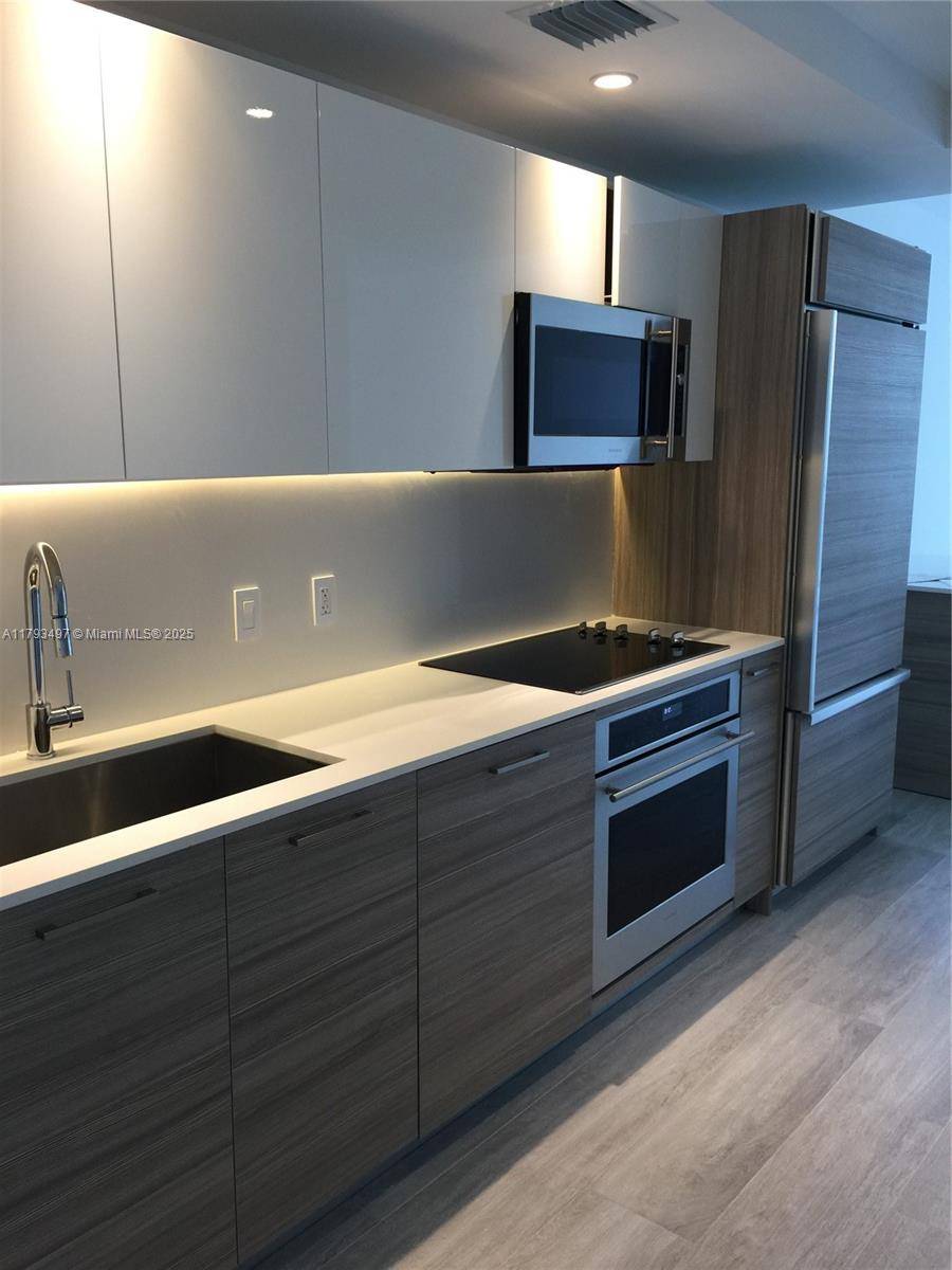 Miami, FL 33137,121 NE 34th St #1403