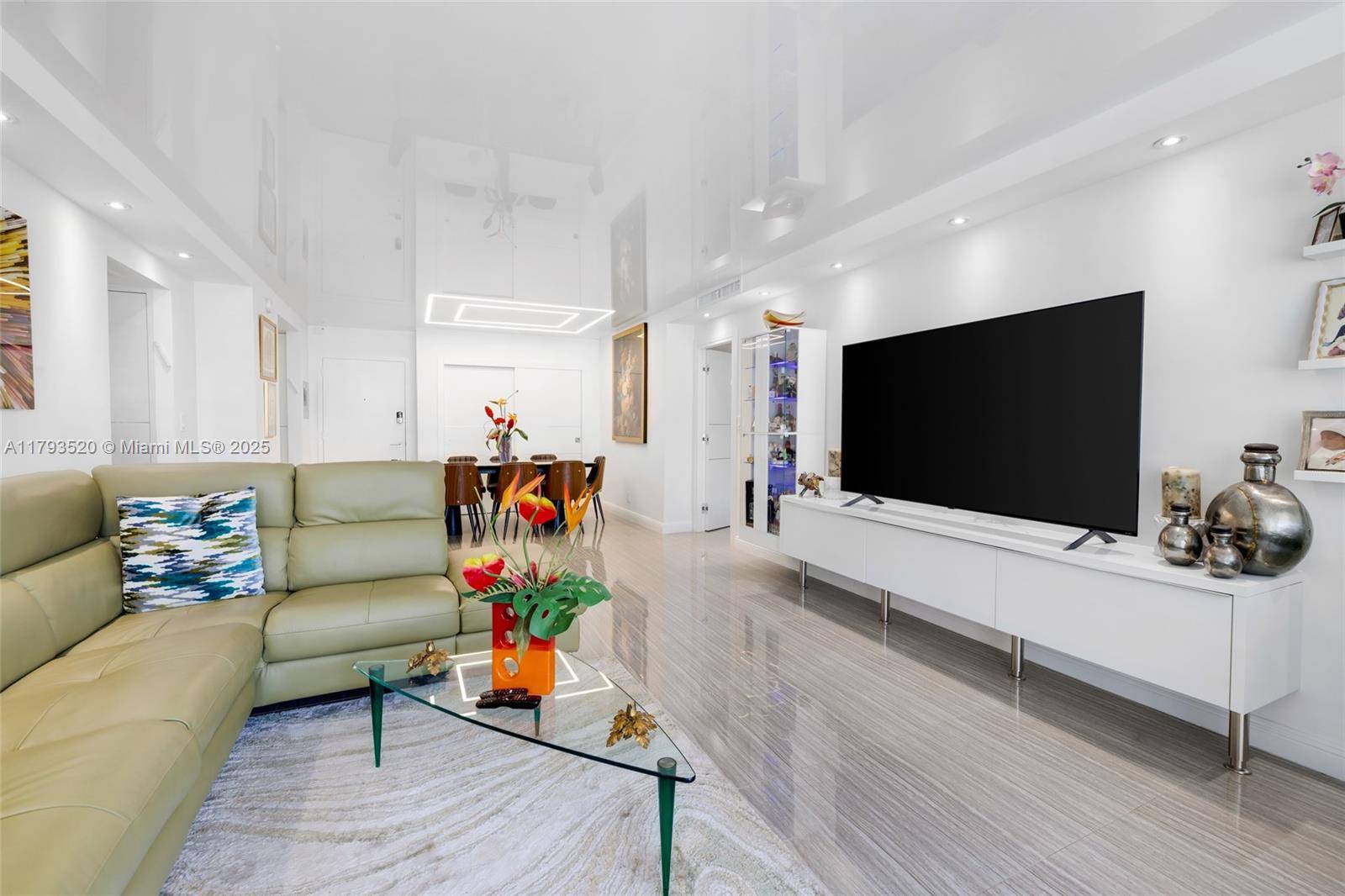 Hallandale Beach, FL 33009,2030 S Ocean Dr #2005