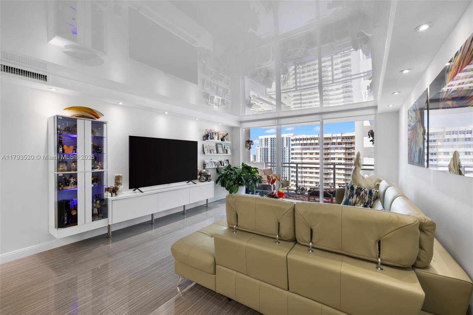 Hallandale Beach, FL 33009,2030 S Ocean Dr #2005