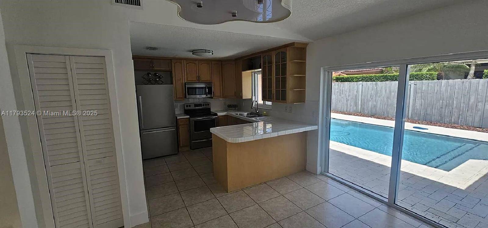 Miami, FL 33175,14661 SW 50th St