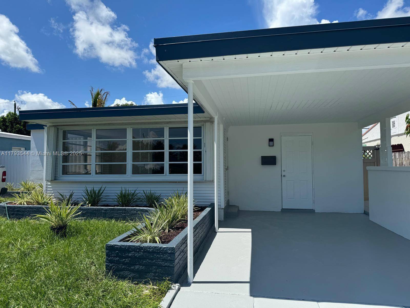 Oakland Park, FL 33334,5373 NE 3rd Ter