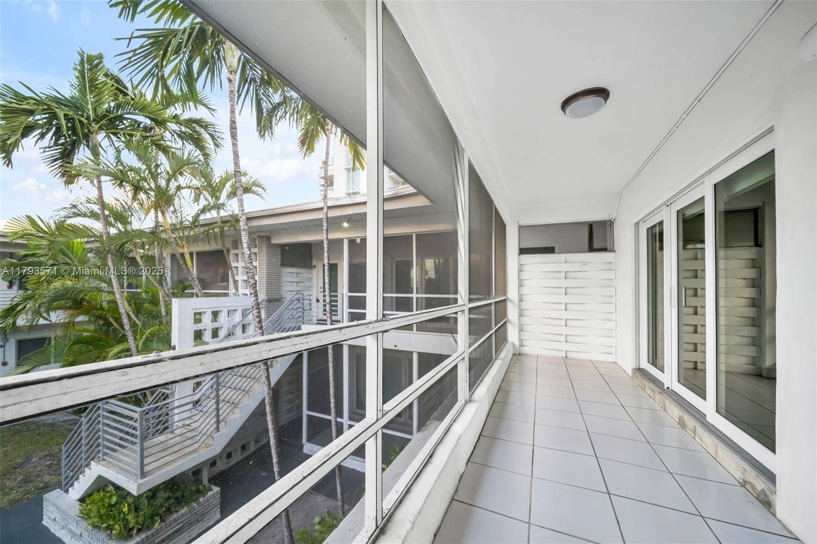 Bay Harbor Islands, FL 33154,9200 E Bay Harbor Dr #14