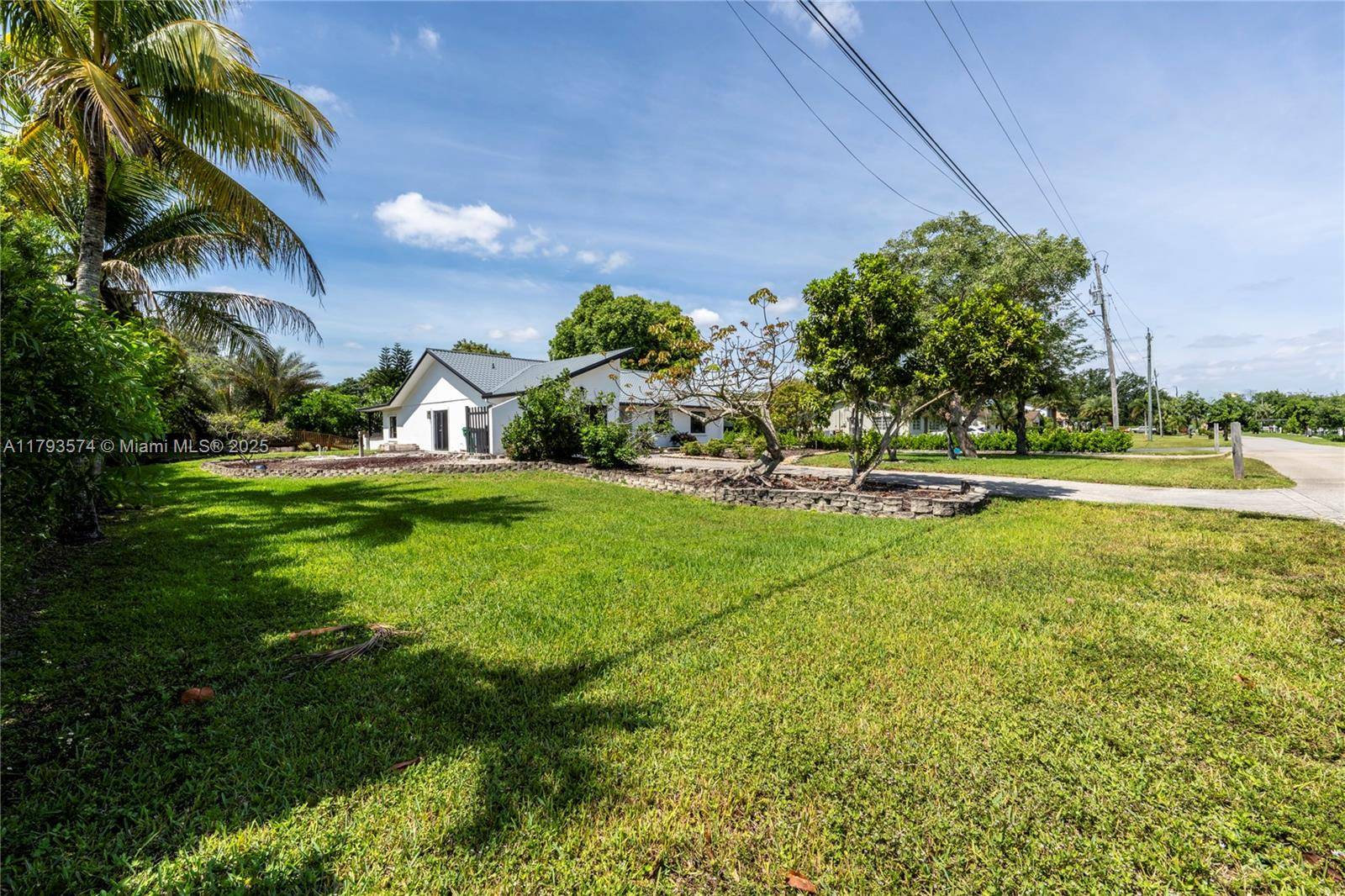 Davie, FL 33326,14840 SW 21st St