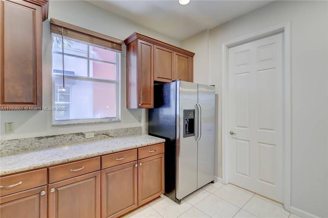 Fort Lauderdale, FL 33304,1033 NE 17th Way #2102
