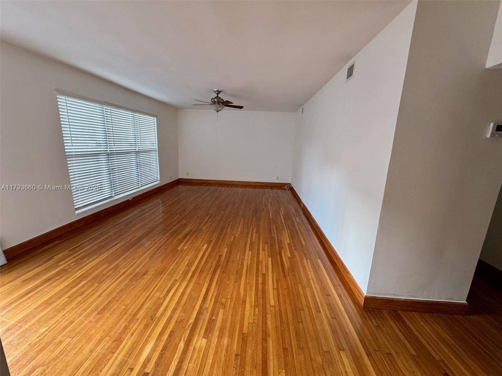 Hallandale Beach, FL 33009,2380 Diana Dr #11