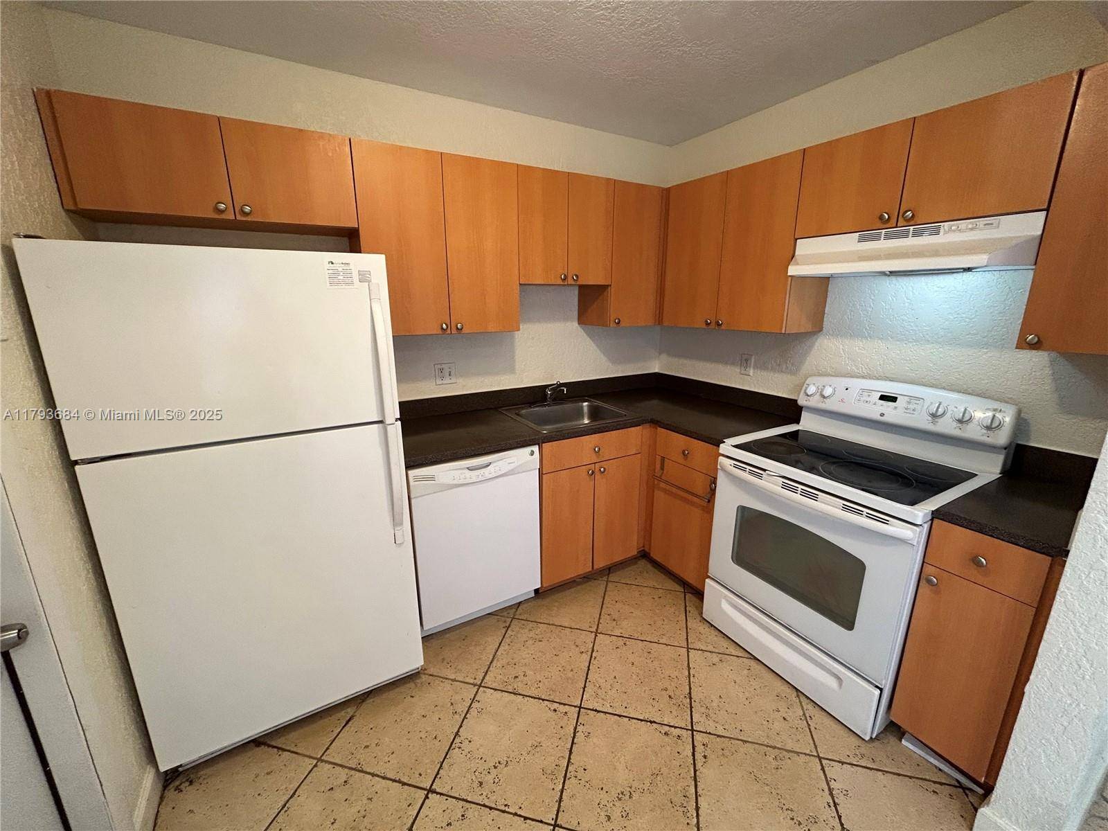 Plantation, FL 33317,4815 NW 9th Dr #4815