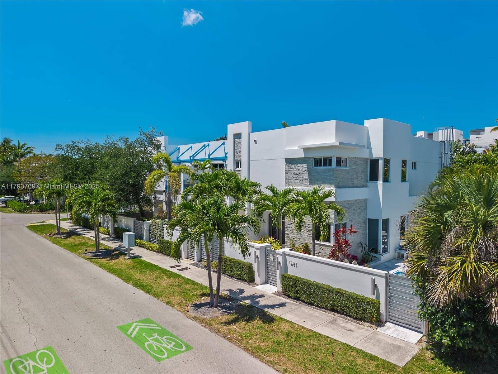 Fort Lauderdale, FL 33304,1631 NE 9th St