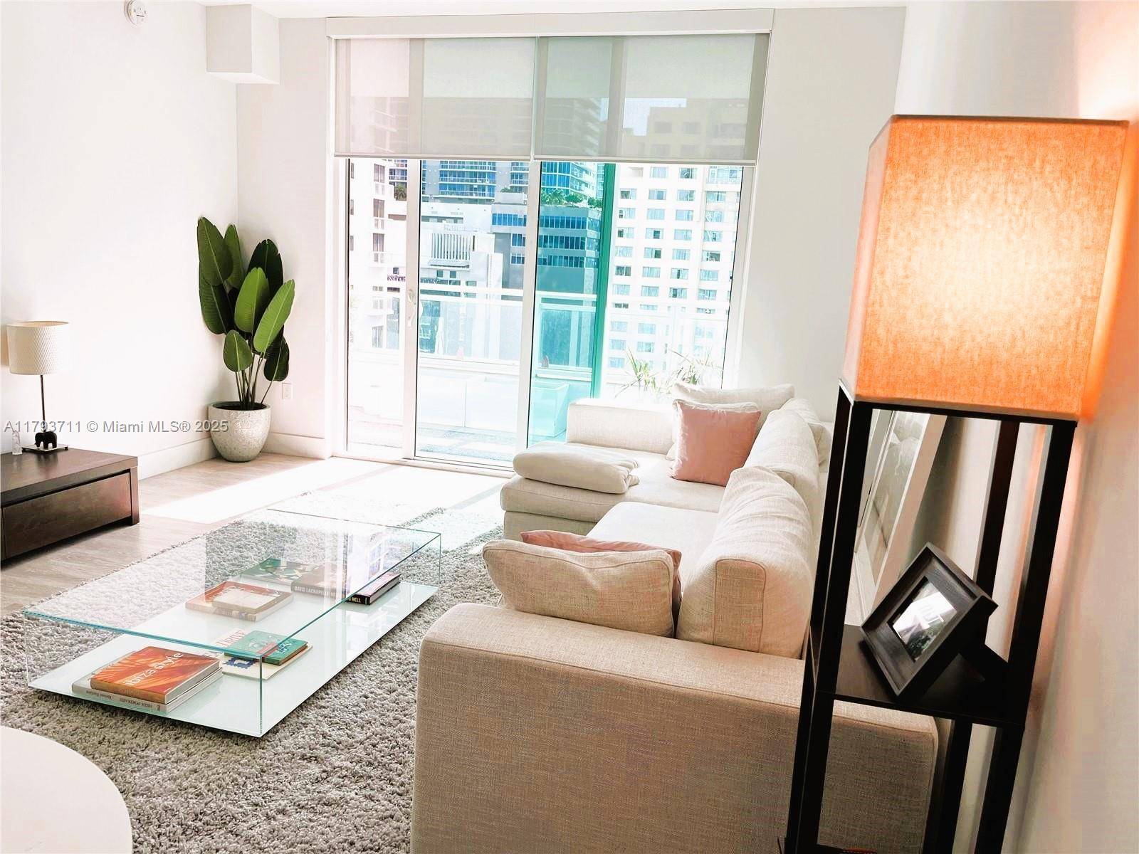 Miami, FL 33131,1080 Brickell Ave #1404
