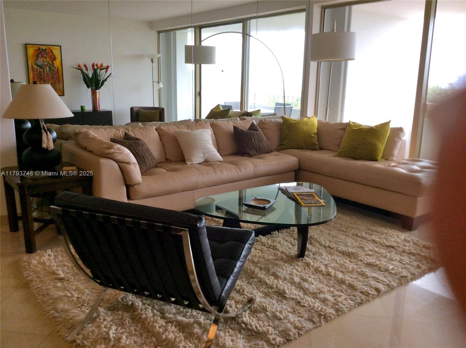 Key Biscayne, FL 33149,155 OCEAN LANE DR #1004