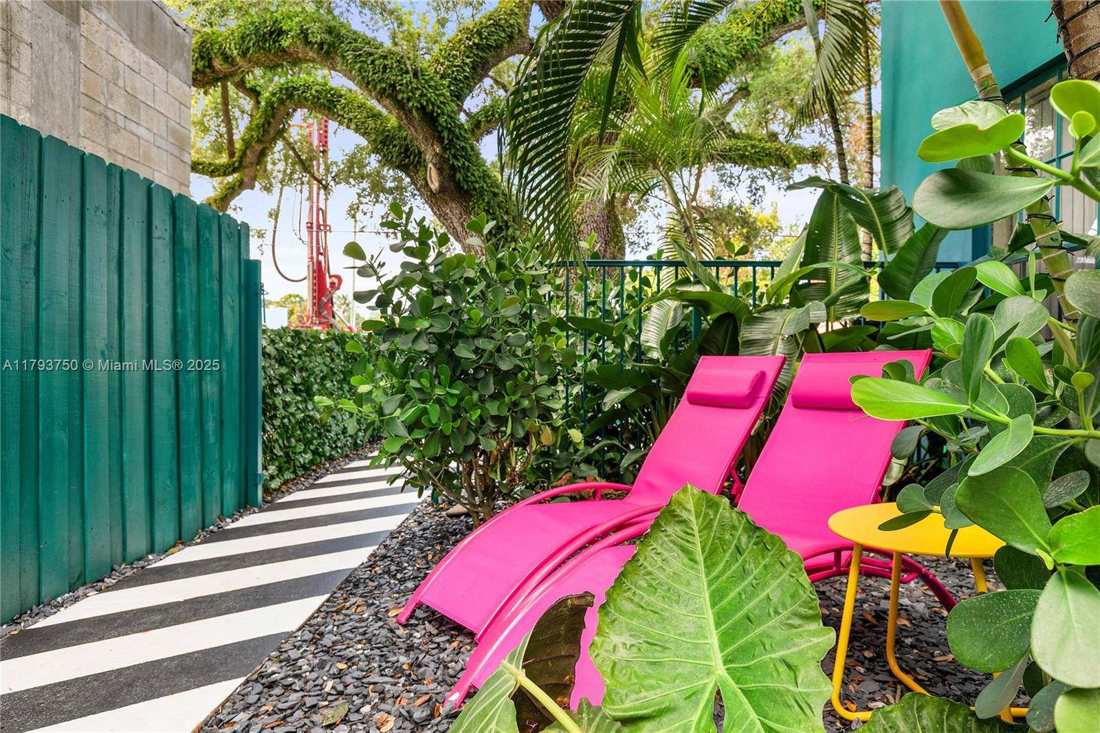 Fort Lauderdale, FL 33301,1007 SE 2nd Ct #1