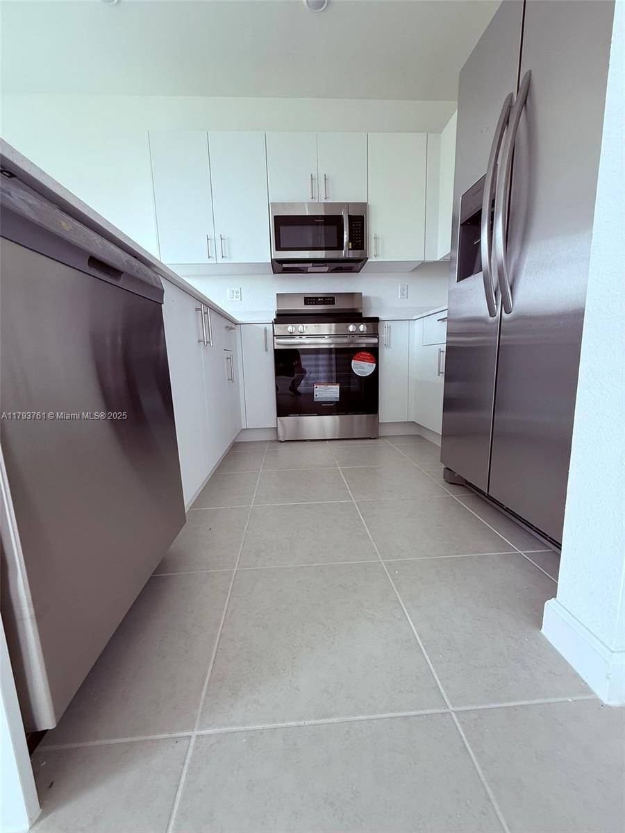 Homestead, FL 33034,620 SE 13 CT