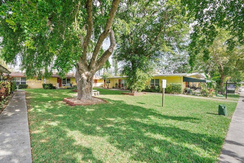 Dania Beach, FL 33004,227 SE 1st St #1-8