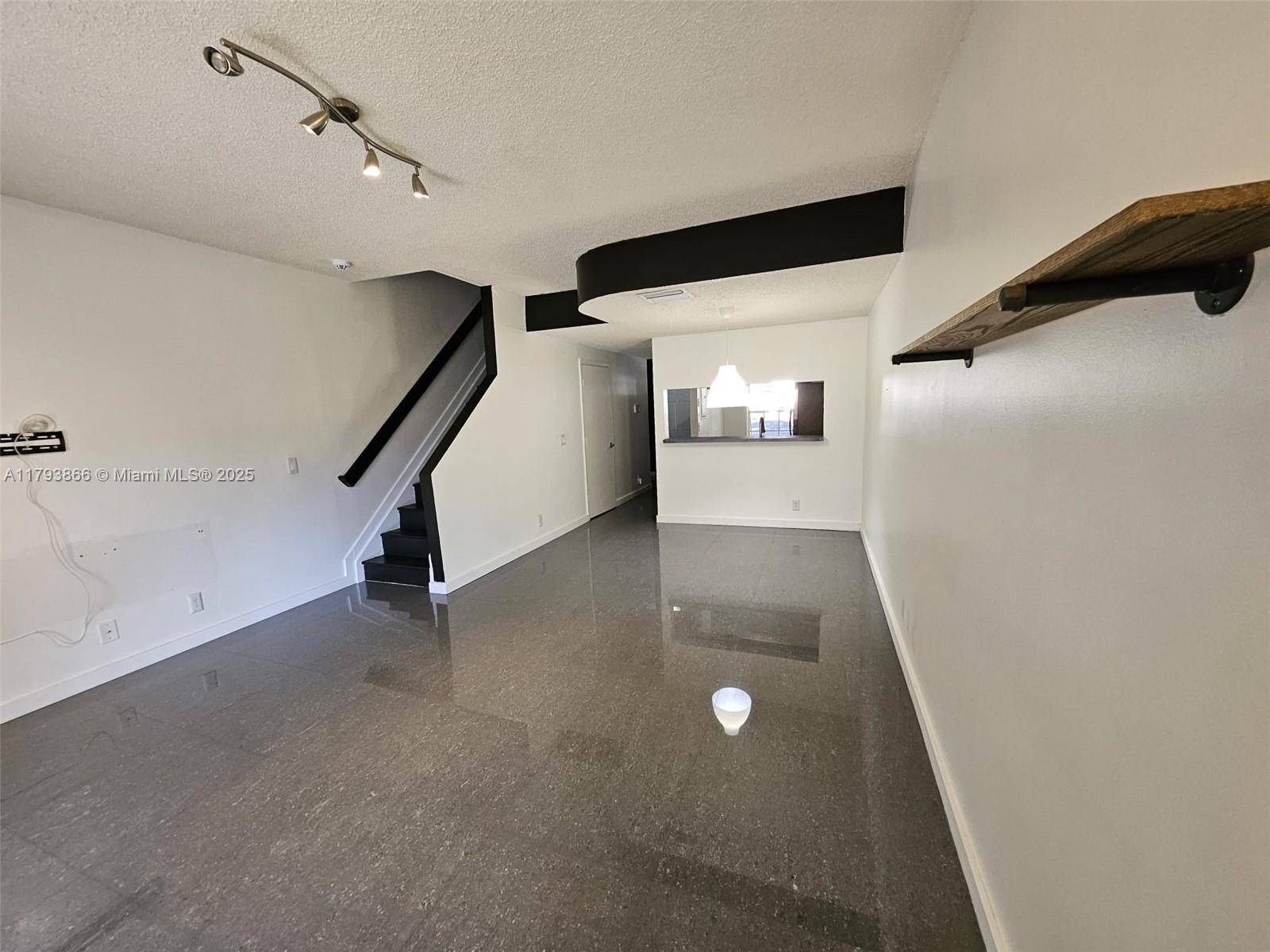Plantation, FL 33324,117 SW 96th Ave #117