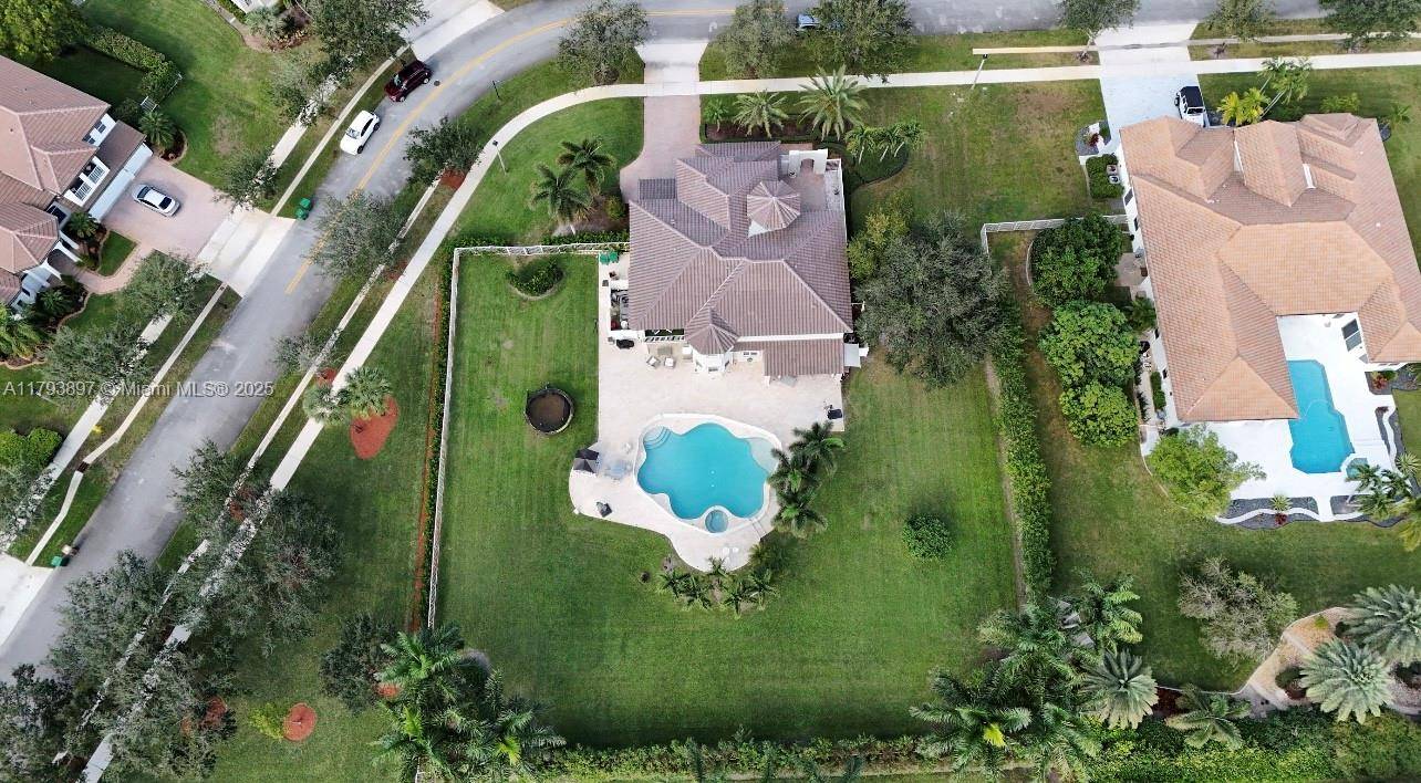 Davie, FL 33326,15852 SW 15th St