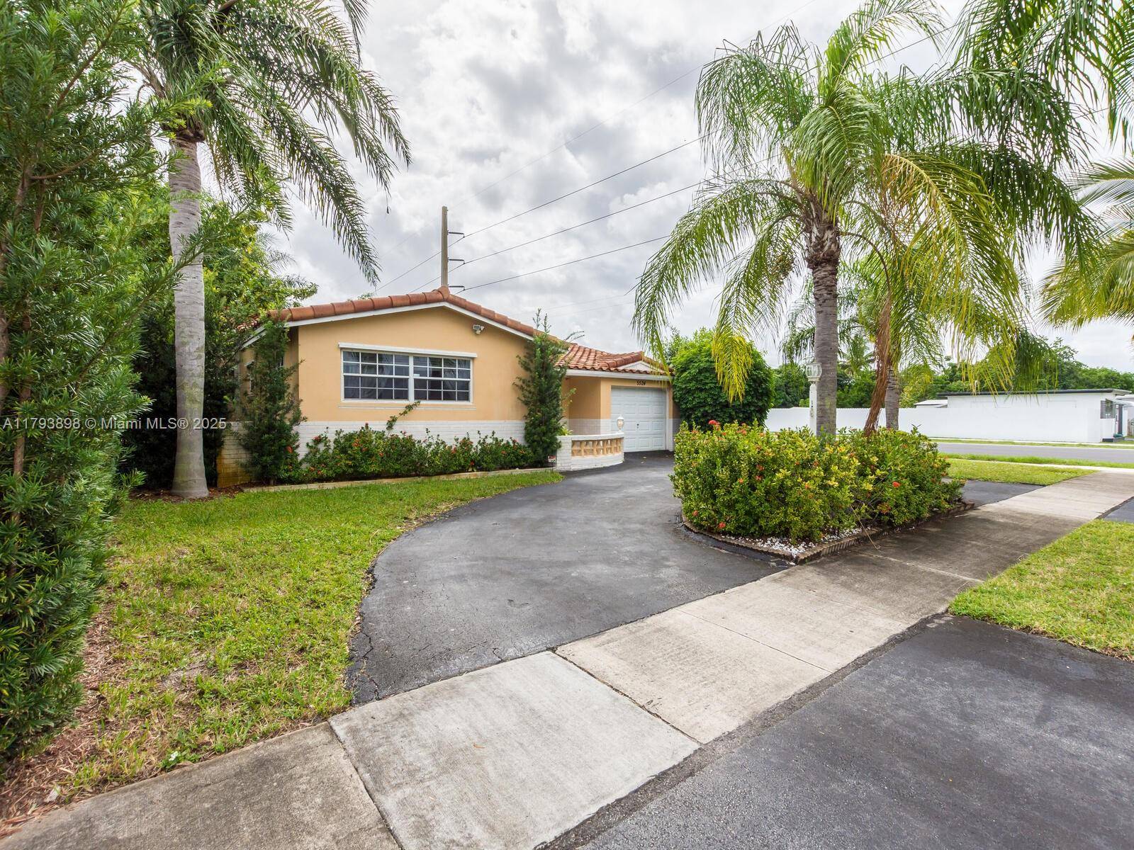 Hollywood, FL 33021,5524 Garfield St