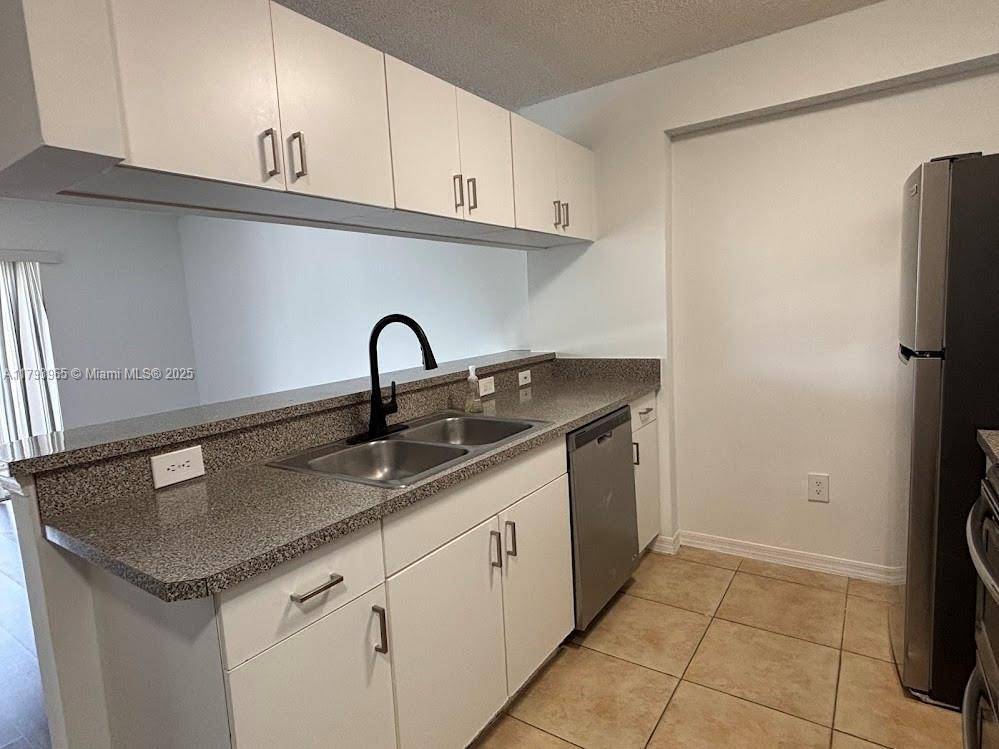 Hollywood, FL 33021,420 S Park Rd #2-304