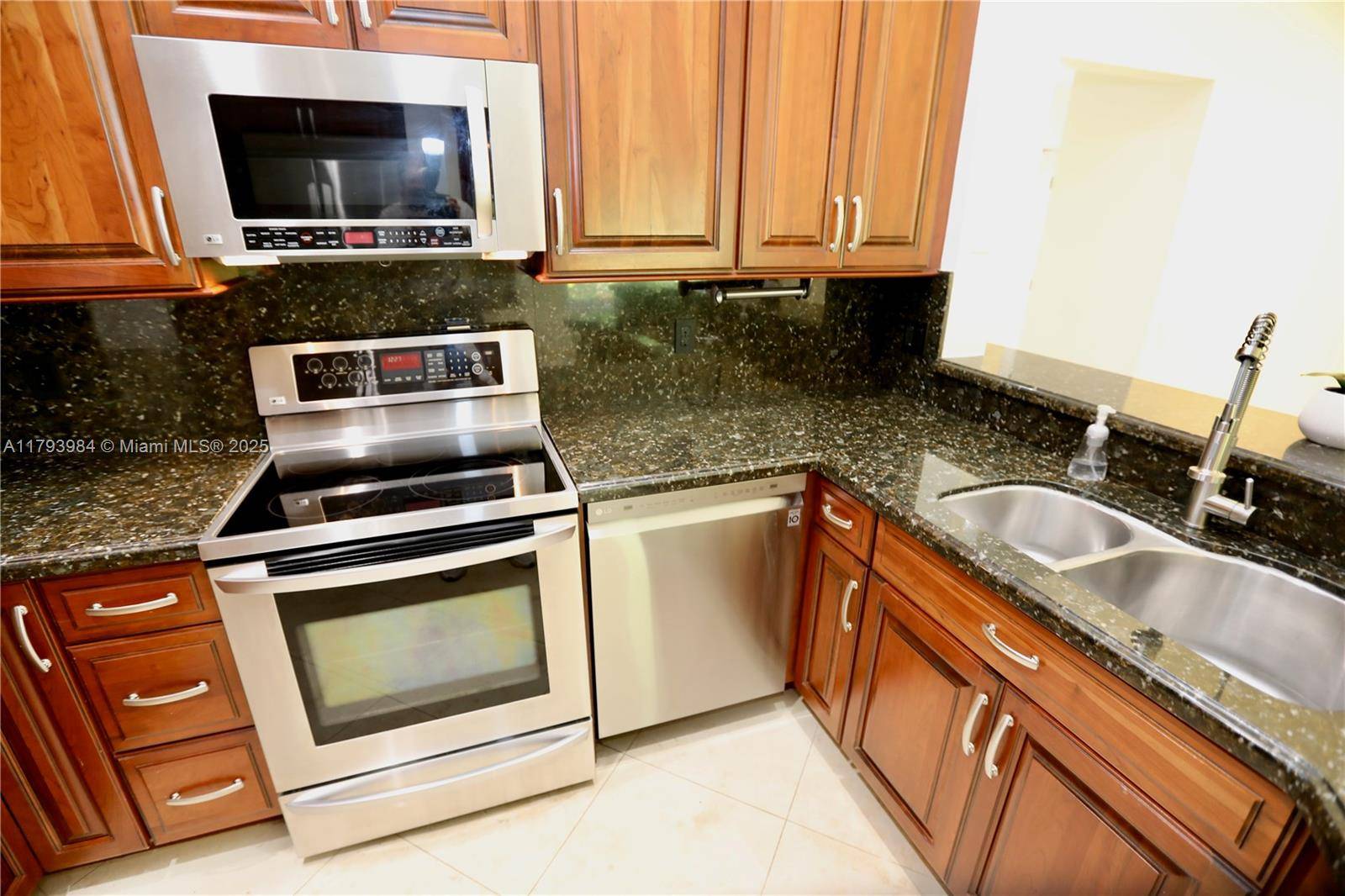 Weston, FL 33327,1583 Presidio Dr