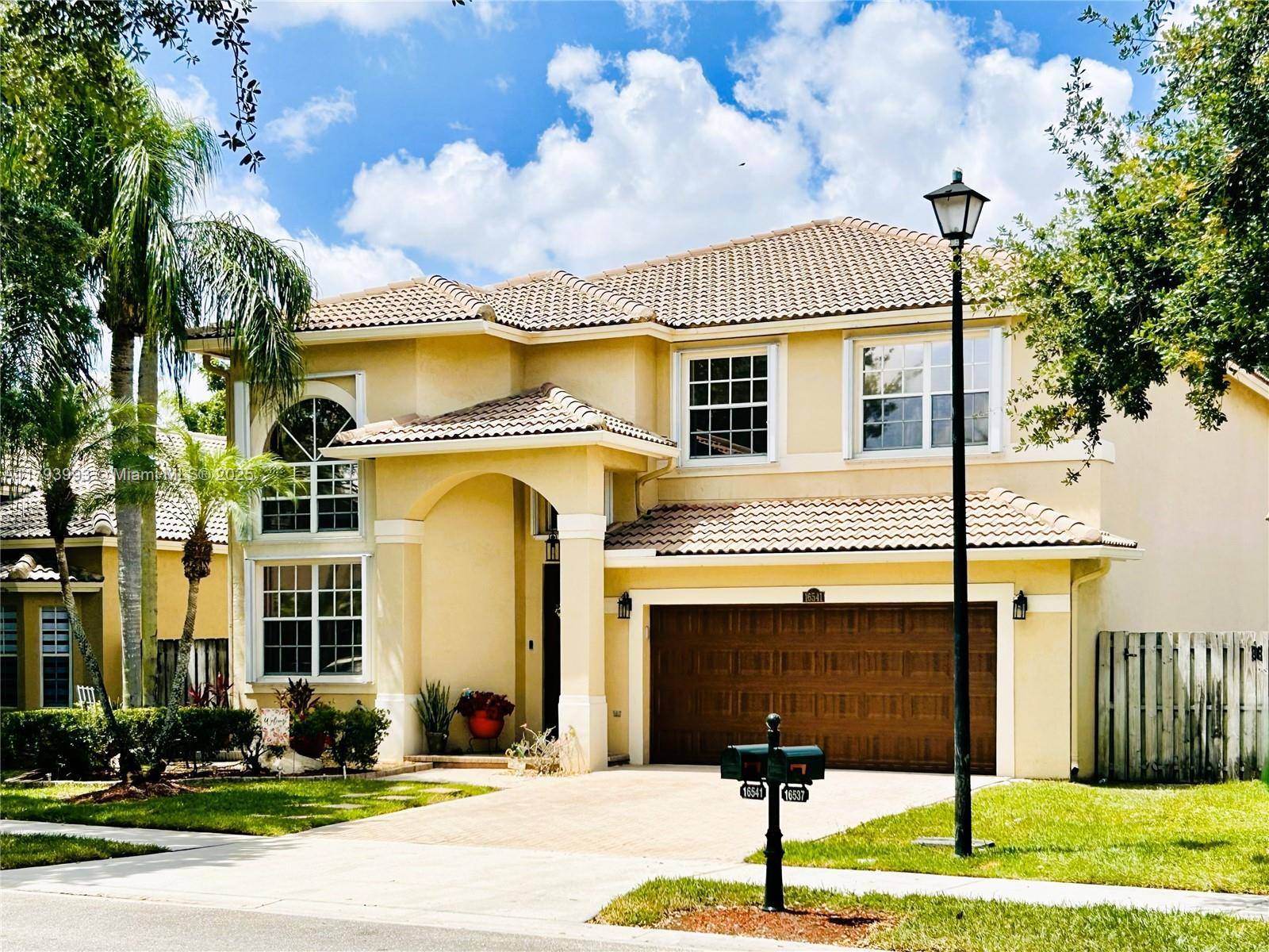 Weston, FL 33331,16541 Turquoise Trl