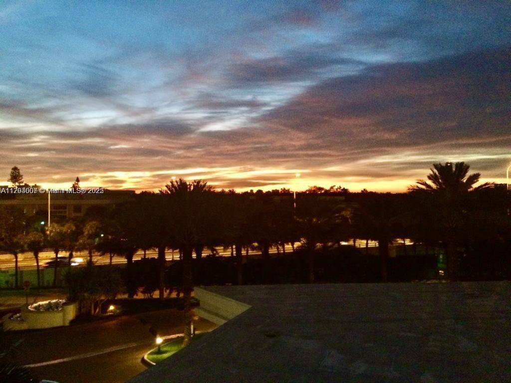Bal Harbour, FL 33154,10275 Collins Ave #326