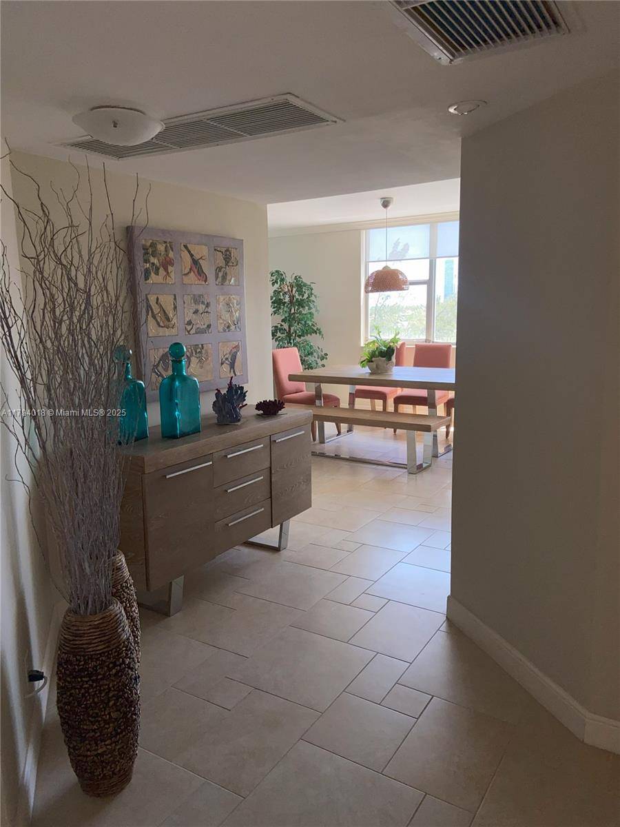 Hallandale Beach, FL 33009,3180 S Ocean Dr #716