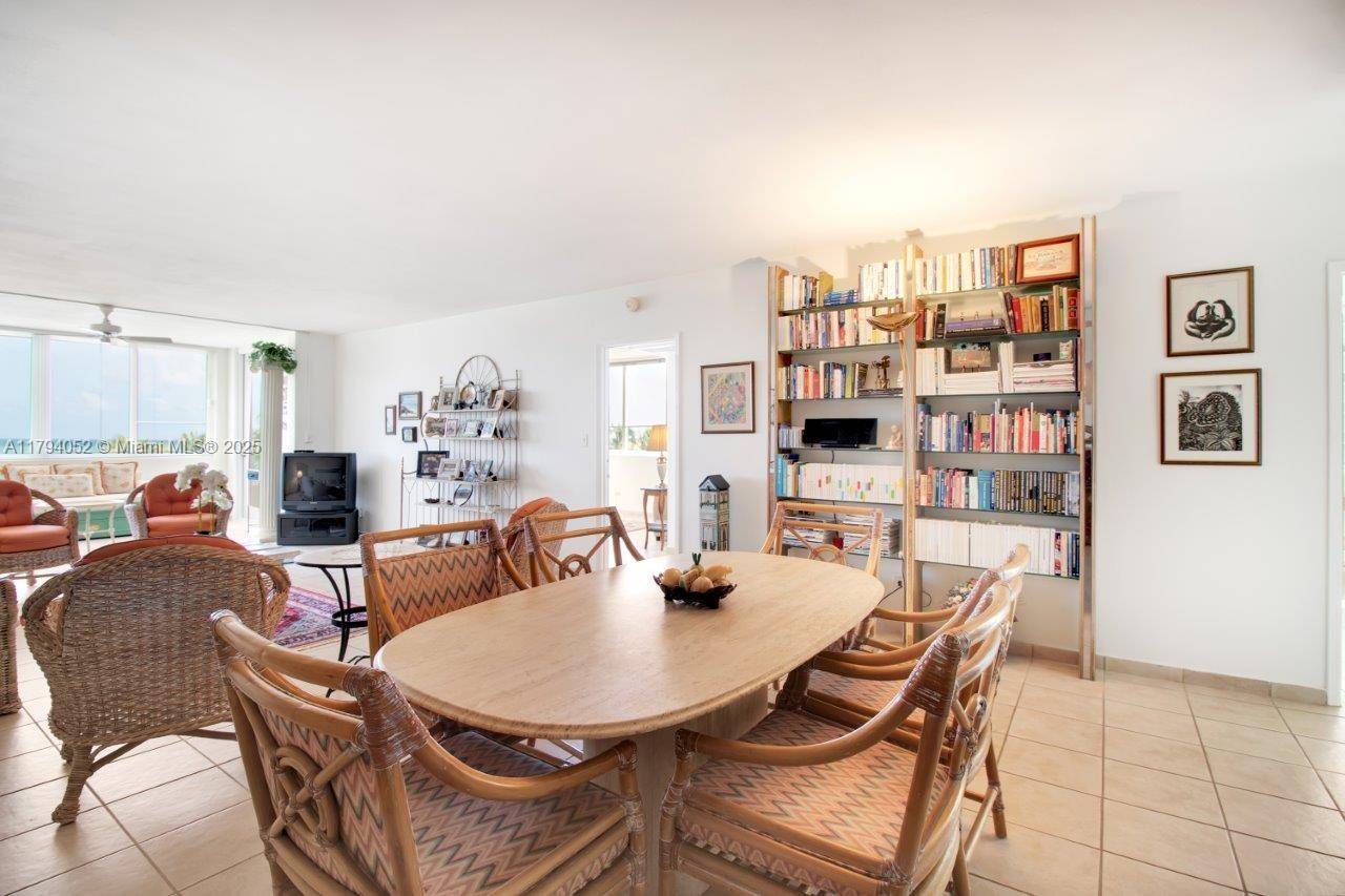 Miami Beach, FL 33140,5005 Collins Ave #319